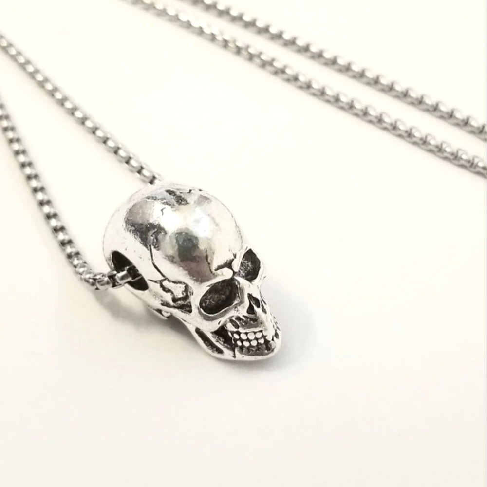 Gotic Skull Pendant Necklace